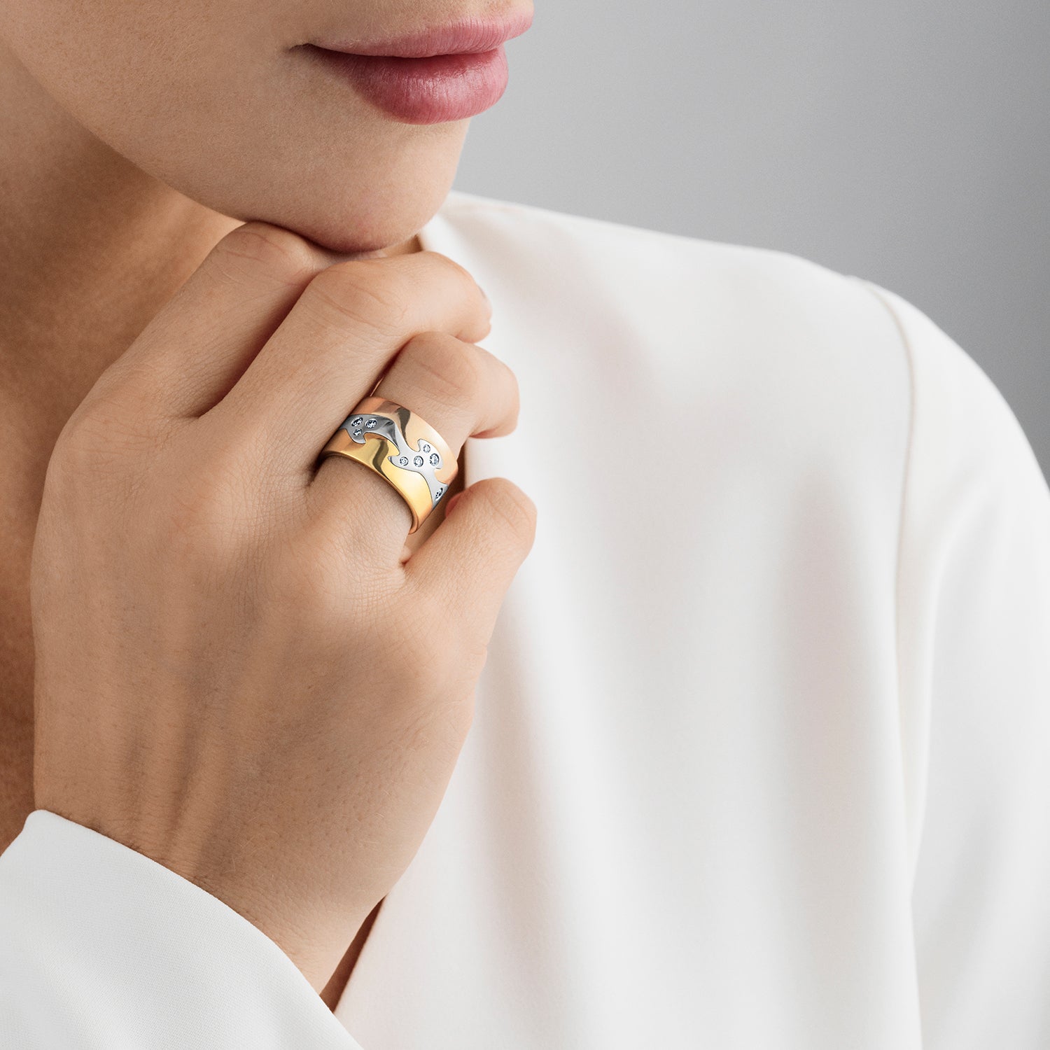 FUSION centerring - 18 kt. hvidguld med brillanter - Sct. Mathias Ure & Guld