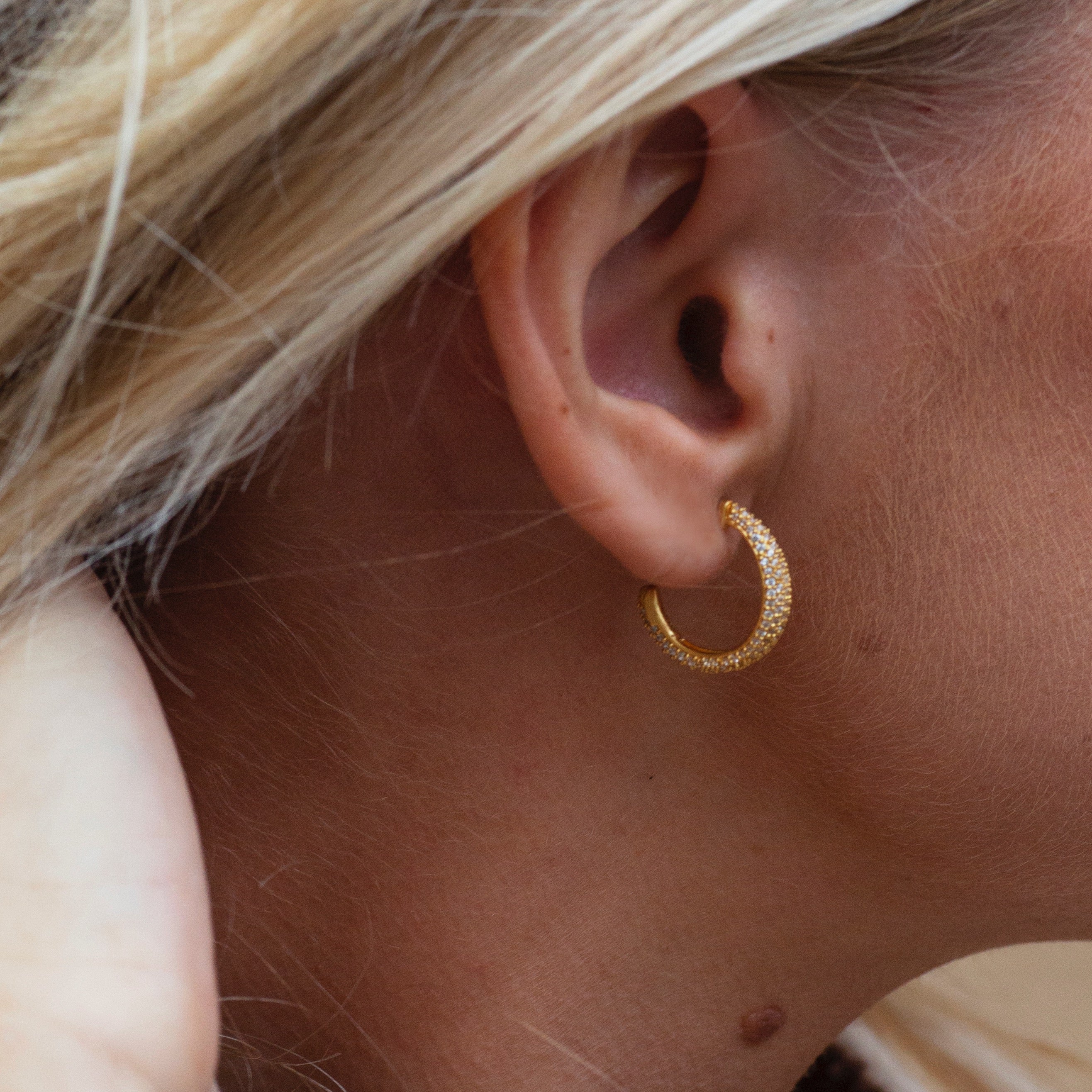 Ocean Flow Medium Sparkle Hoops Forgydt